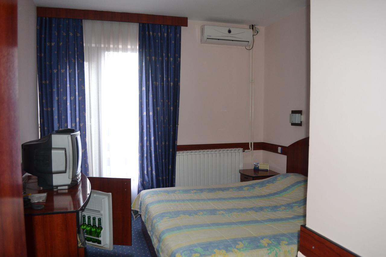 Hotel Mimoza Kumanovo Exterior foto
